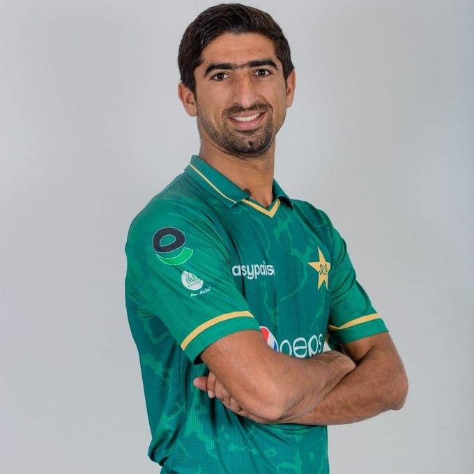 Shahnawaz Dahani, Pakistani cricketer, portrait photo in cricket kit