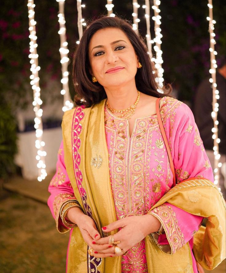 Saba Hameed wearing an elegant pink outfit