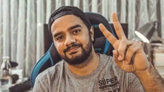 Irfan Junejo smiling