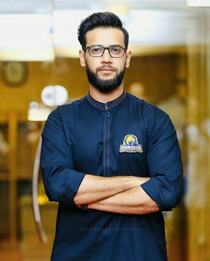 Imad Wasim stylish picture in modern outfit