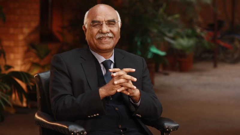  Dr. Amjad Saqib praising corporate social work
