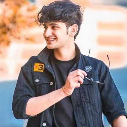  maaz-safdar-pakistani-entrepreneur-profile