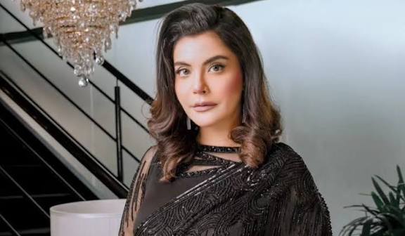  Nida Yasir, renowned Pakistani TV host and media personality, in a professional profile photograph
