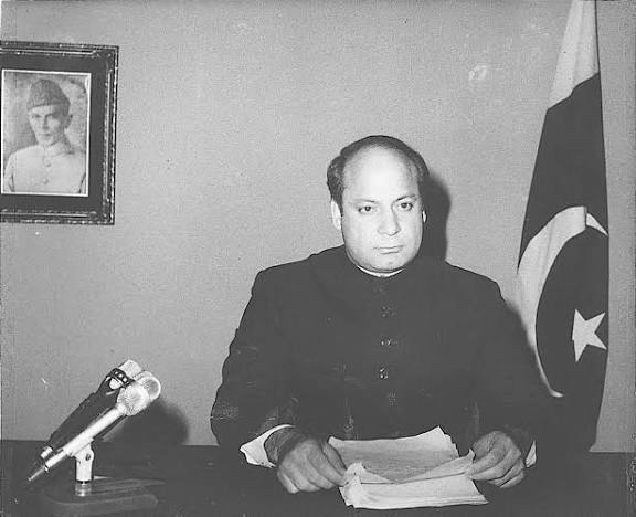 First Tenure as Prime Minister (1990)