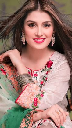 A picture of Pakistani actress Aiza-Khan.
