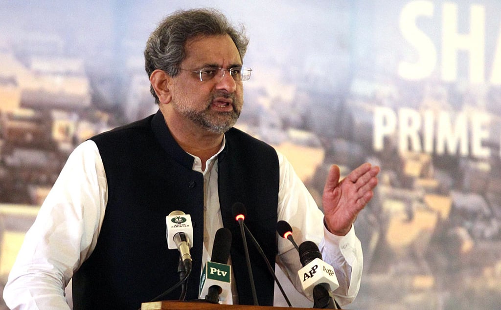 Shahid Khaqan Abbasi addressing supporters at a public rally